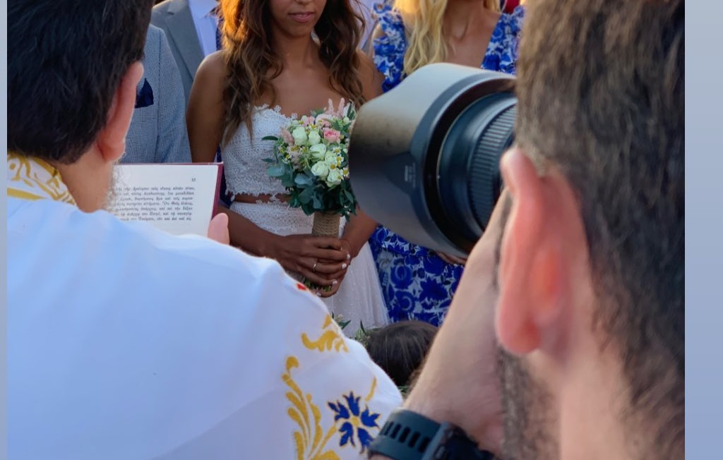 Παραδοσιακός γάμος για παρουσιάστρια του ΣΚΑΪ στην Αντίπαρο!