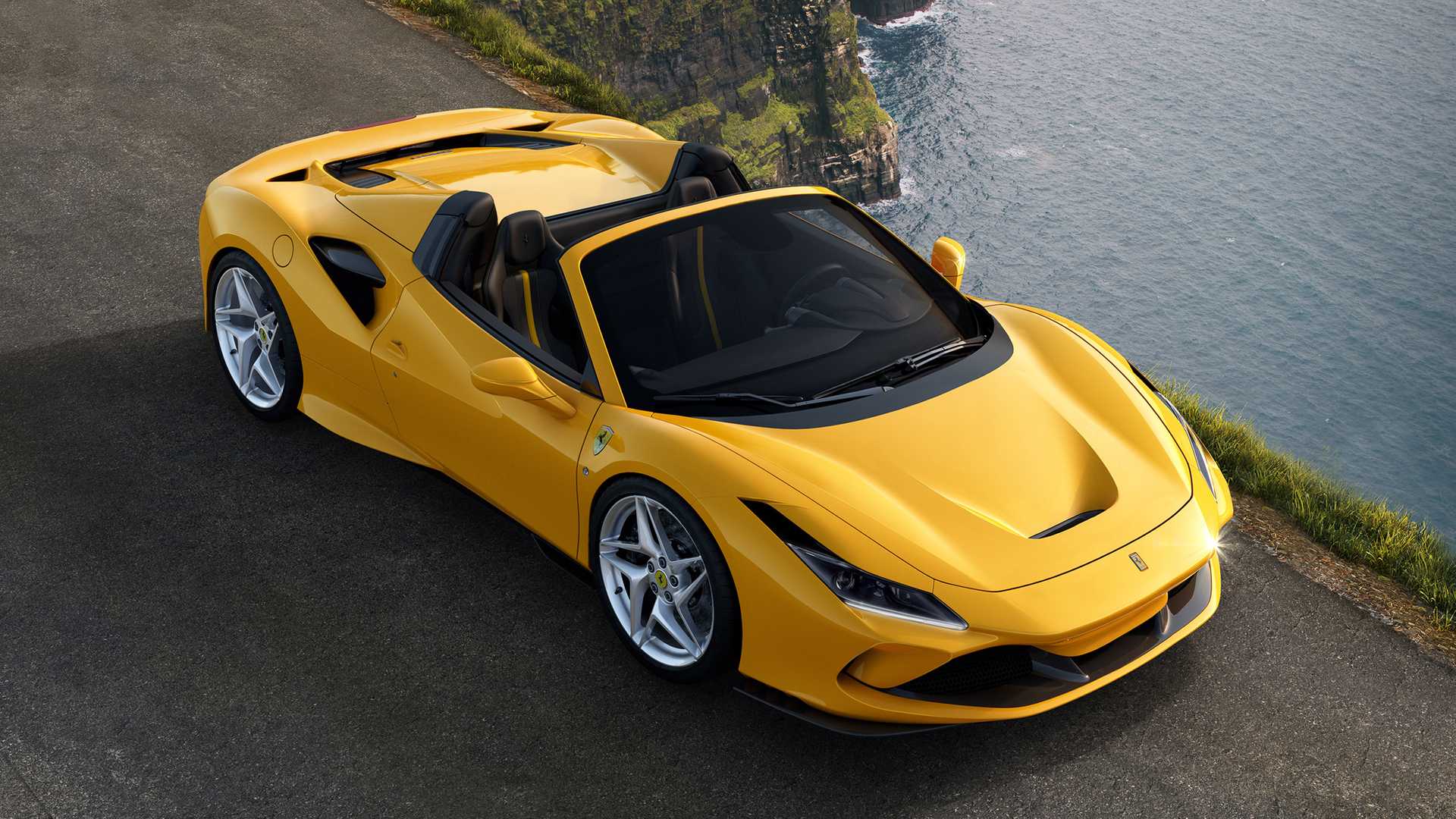 Νέα Ferrari F8 Spider με επιδόσεις για… πίστα! [vid]