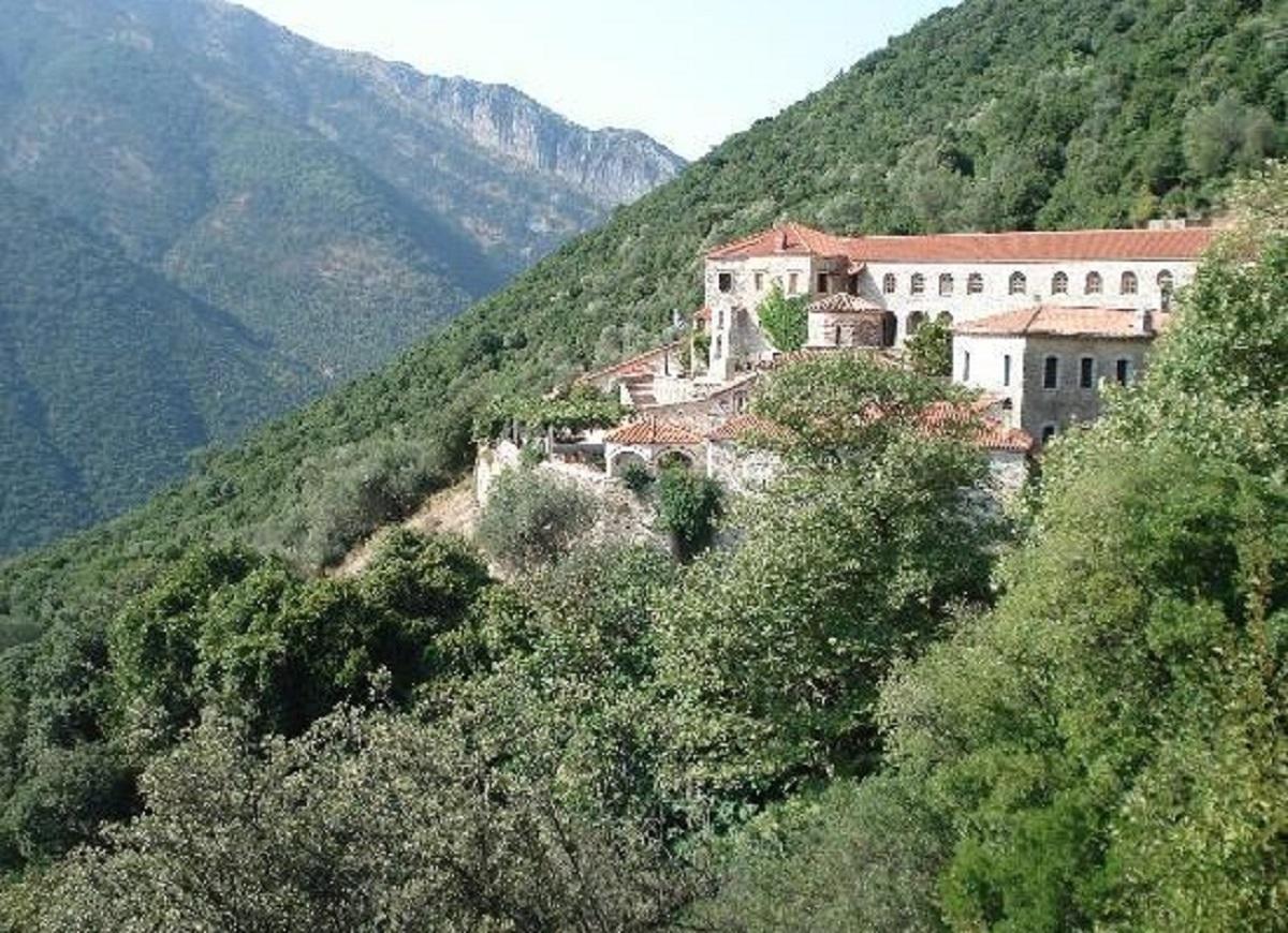 Γιατί δεν μπορείς να παντρευτείς σε μοναστήρι;