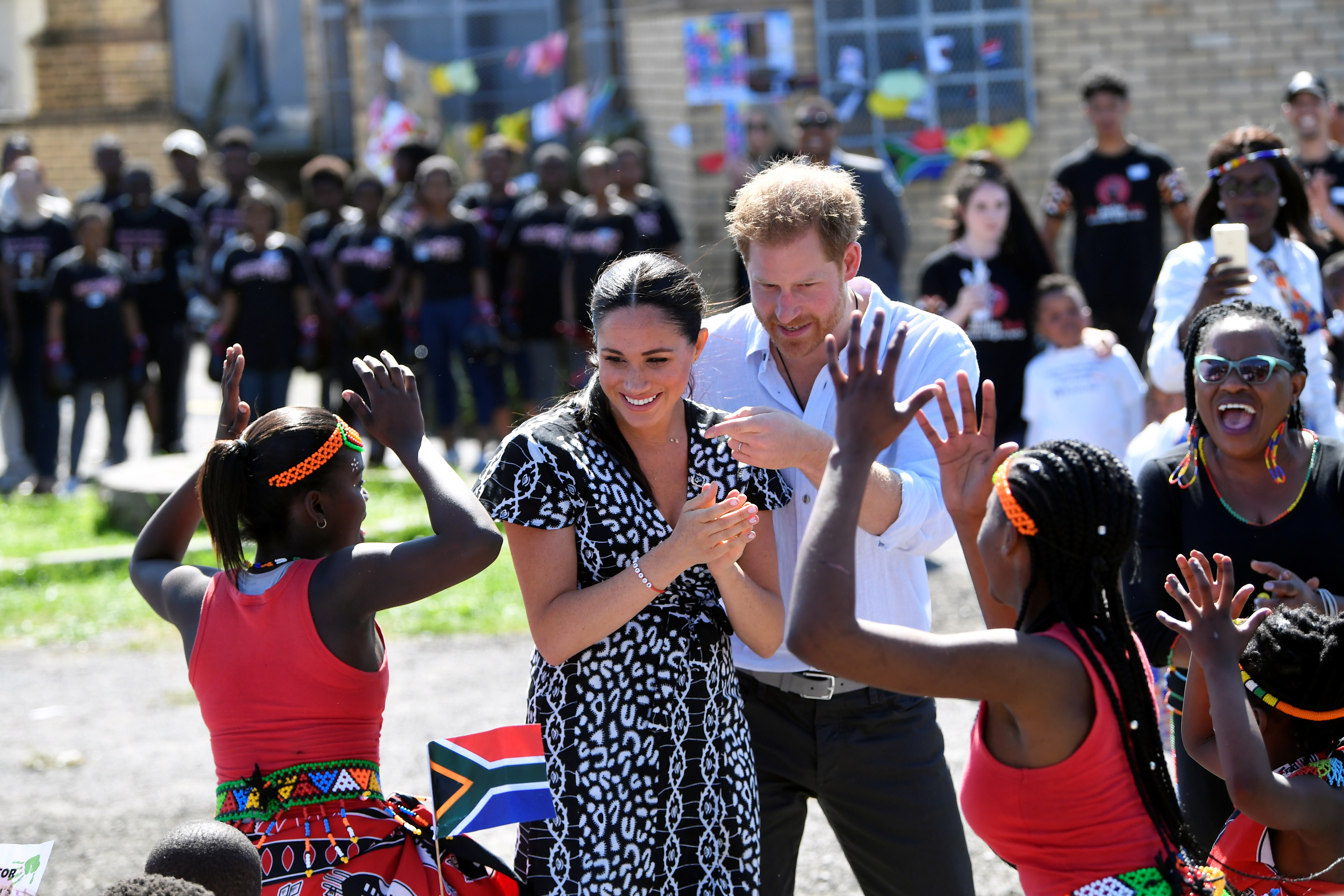 Περιοδεία στη Νότια Αφρική για τον πρίγκιπα Χάρι και την Μέγκαν