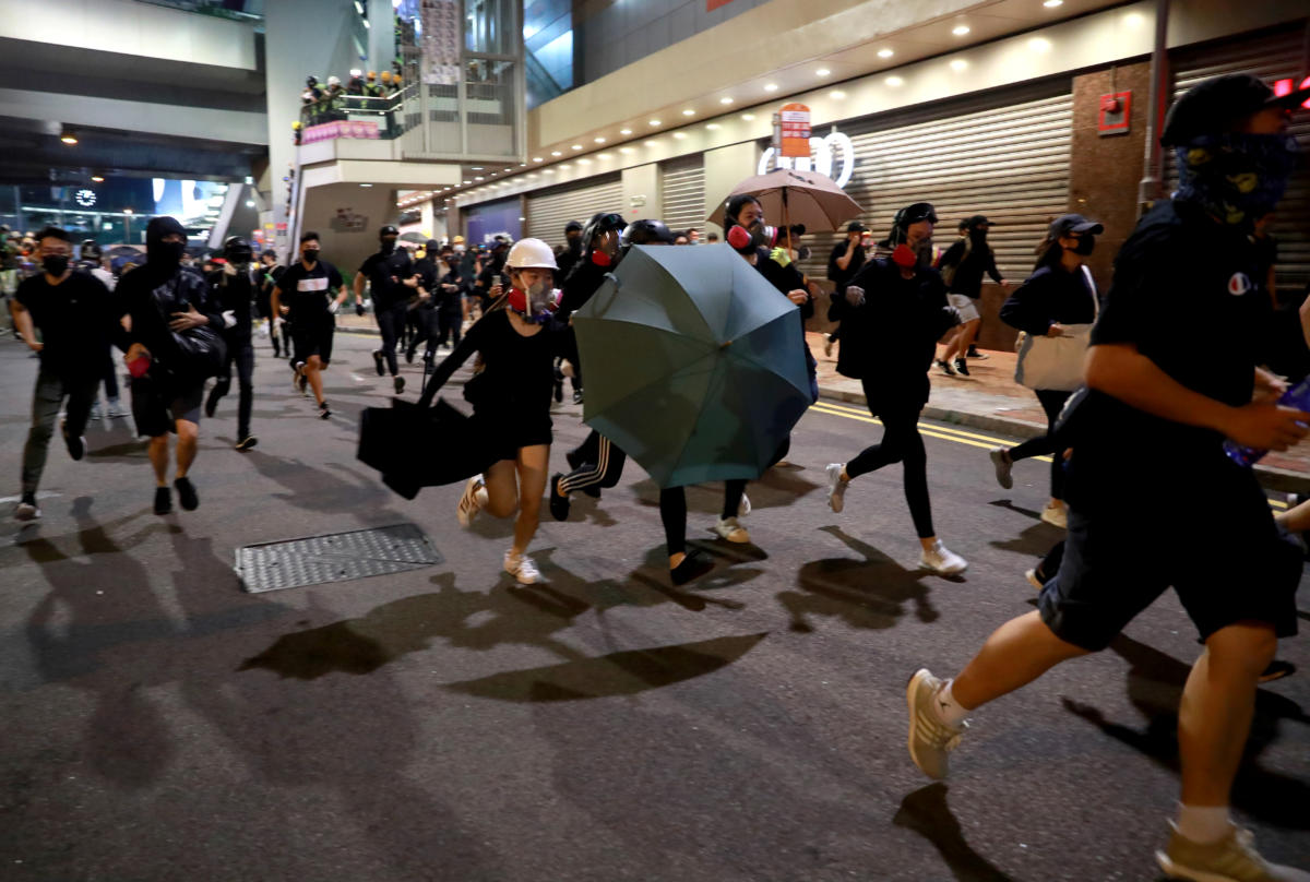 Χονγκ Κονγκ: Οι αστυνομικές δυνάμεις έκαναν χρήση δακρυγόνων κατά των διαδηλωτών