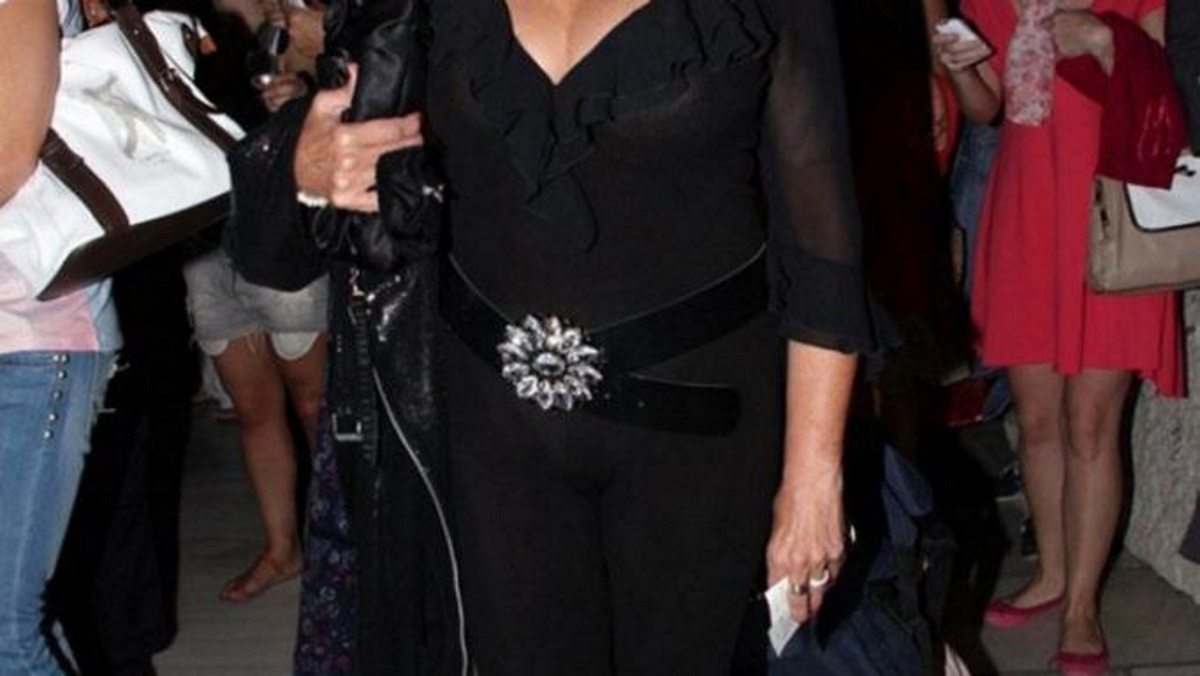 «Με φλερτάρουν κυρίως νεότεροι άντρες! Άμα πουρέψω θα κάθομαι στο τζάκι να πλέκω»