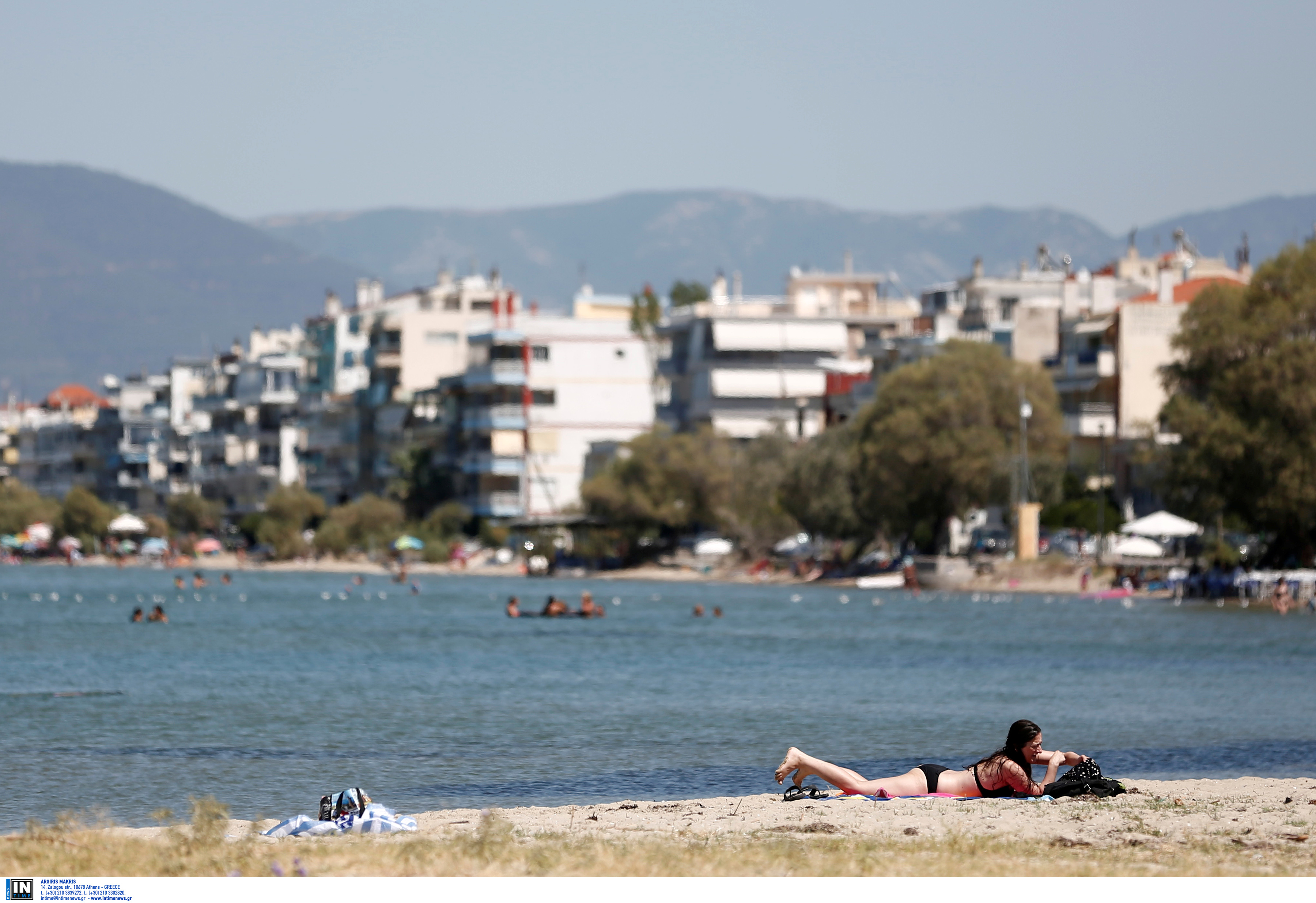 Καιρός αύριο: “Γλυκό” ξεκίνημα της εβδομάδας – Λιακάδα “συγκρατημένη” ζέστη