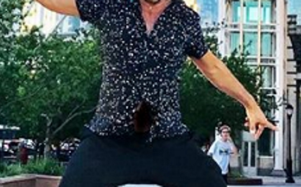 «Το διαζύγιό μου έχει πάρει το δρόμο του! Είναι λίγο περίεργο όλο αυτό…»