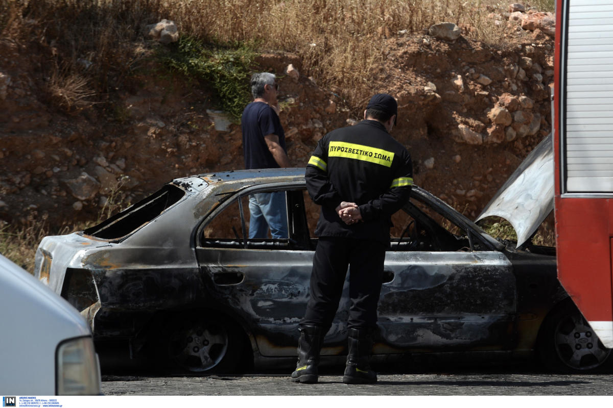Φωτιά στο Κρυονέρι – Νεκρός άνδρας μέσα σε αυτοκίνητο