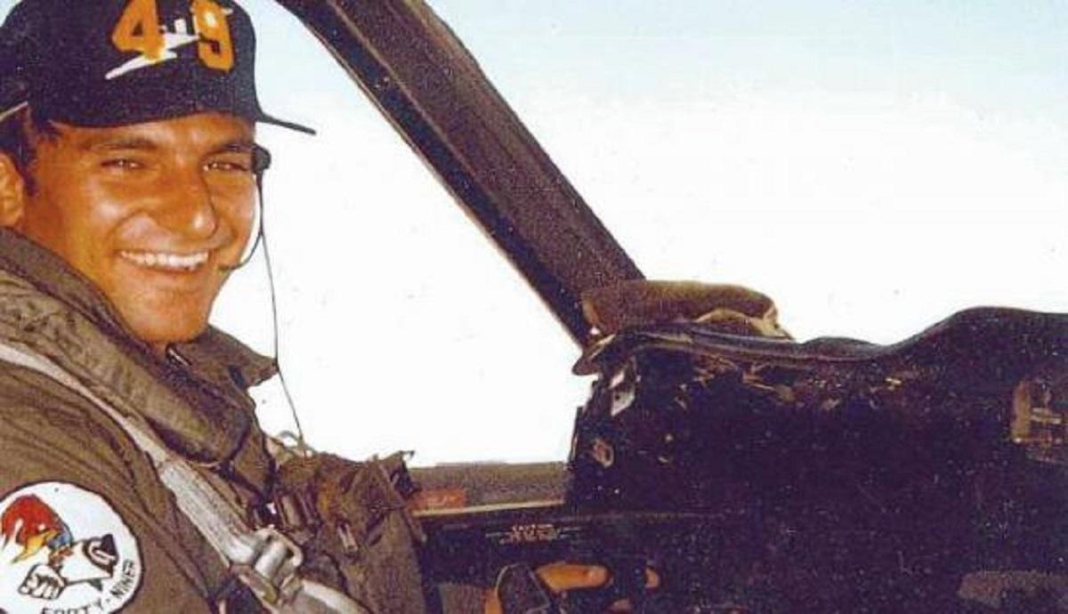 Αυτός είναι ο Έλληνας κατάσκοπος των Η.Π.Α. που έγινε παπάς!