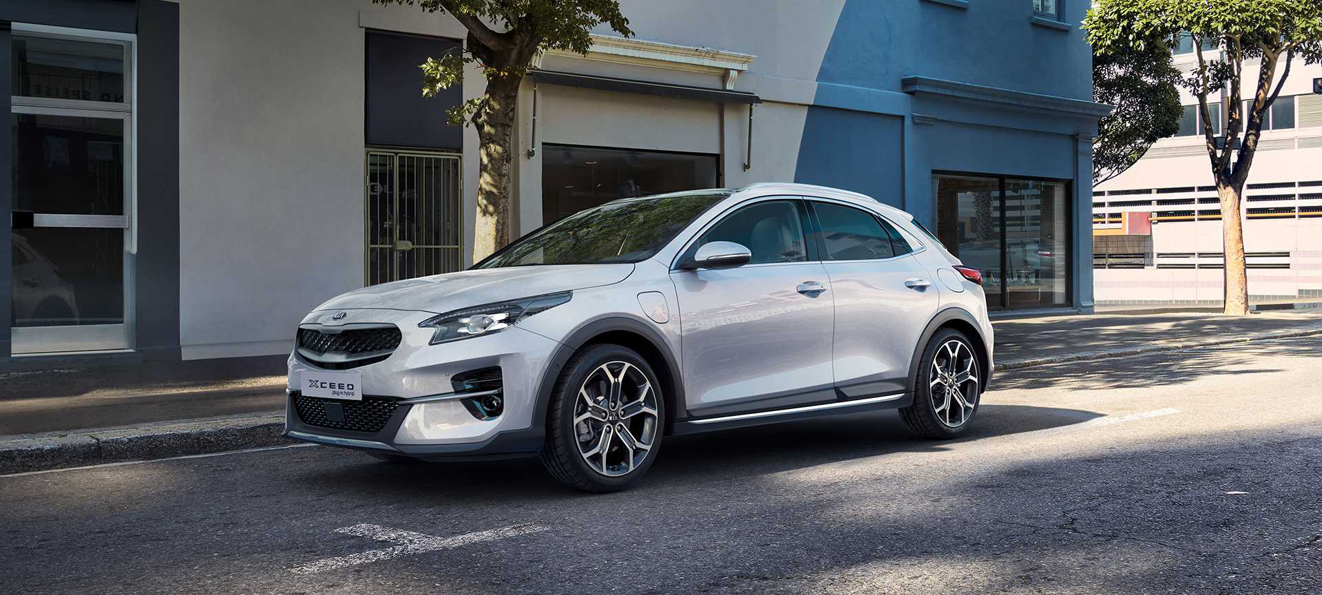 Νέα επαναφορτιζόμενα υβριδικά Kia ΧCeed και Ceed Sportswagon