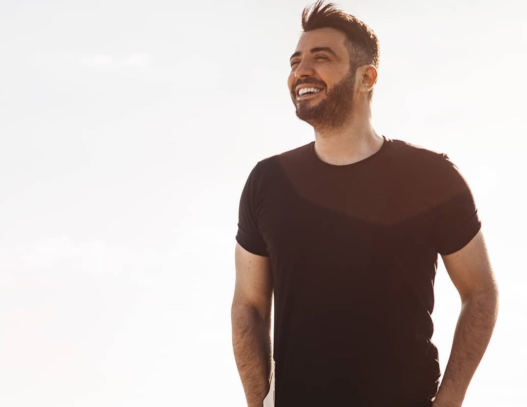 “Για Μια Ματιά”: Νέο τραγούδι και εντυπωσιακό video clip από τον Κωνσταντίνο Γαλανό!