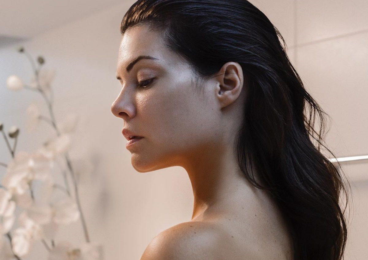 Μαρία Κορινθίου: Η συνεργασία με τον Γιάννη Αϊβάζη, οι αρνητικές κριτικές και η σχέση με το σώμα της!