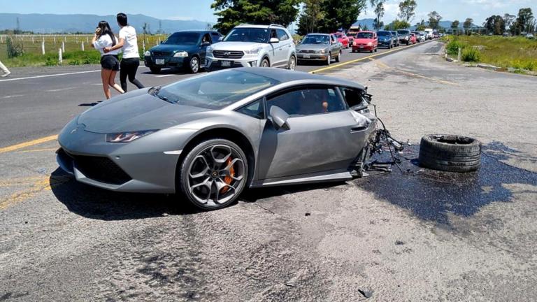 Î¤ÏÎ¿Î¼Î±ÎºÏ„Î¹ÎºÏŒ Î±Ï„ÏÏ‡Î·Î¼Î± Î¼Îµ Lamborghini Î½Î± ÎºÏŒÎ²ÎµÏ„Î±Î¹ ÏƒÏ„Î· Î¼Î­ÏƒÎ· ÏÏƒÏ„ÎµÏÎ± Î±Ï€ÏŒ ÏƒÏÎ³ÎºÏÎ¿Ï…ÏƒÎ· [vid]