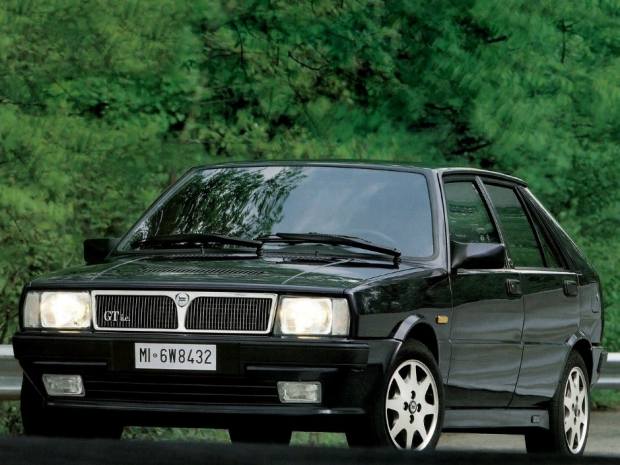 Η Lancia Delta ήταν το πρώτο premium χάτσμπακ της Ιστορίας [vids]