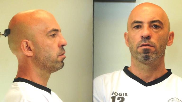 Αυτός είναι ο ληστής φαρμακείων και… ζαχαροπλαστείων! video
