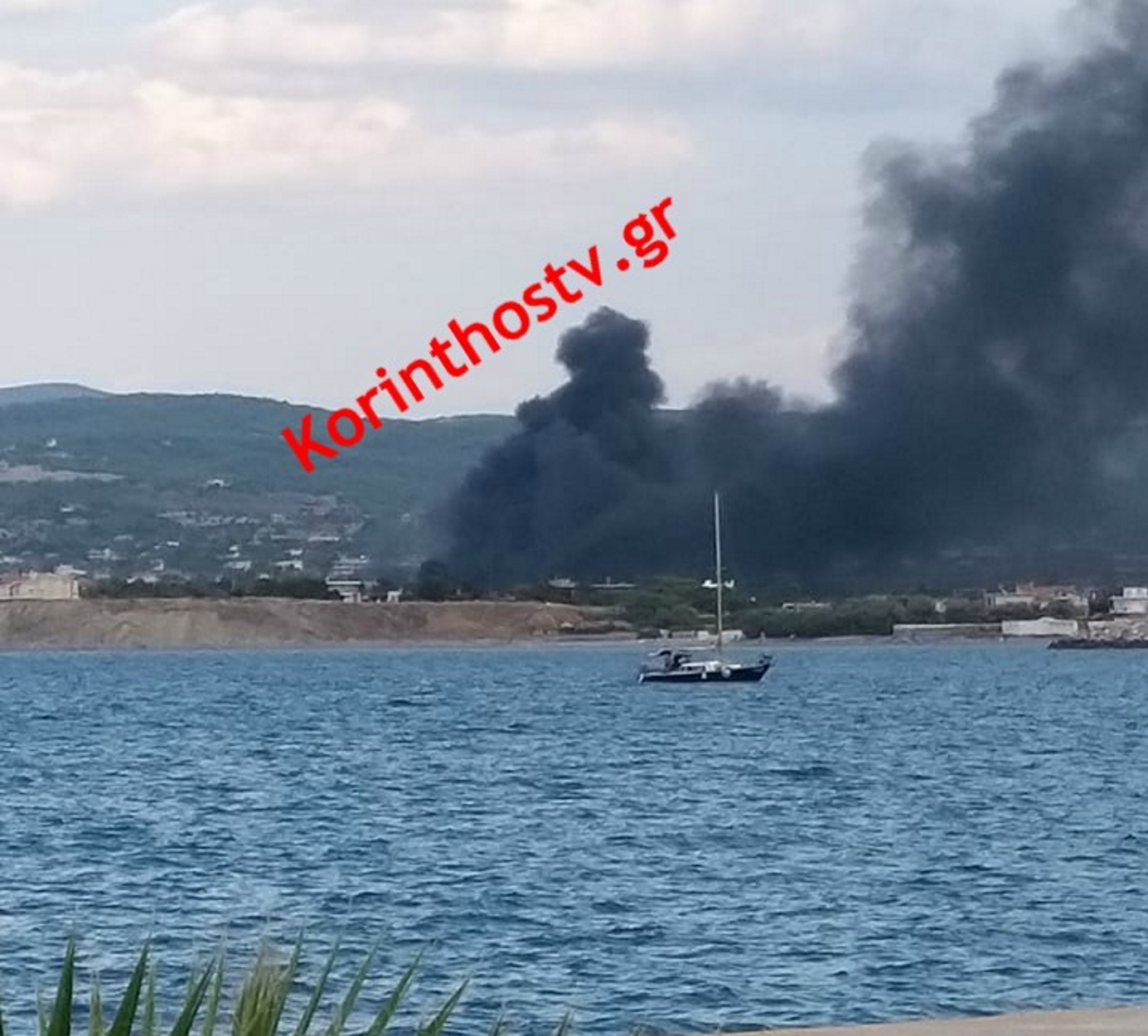 Λουτράκι: Φωτιά δίπλα στην Σχολή Μηχανικού – video