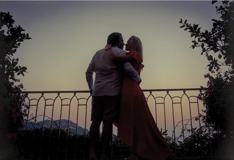 Μαντώ Γαστεράτου: Άφωνος ο σύζυγος της με την έκπληξη που του έκανε για την επέτειο γάμου τους! [video]