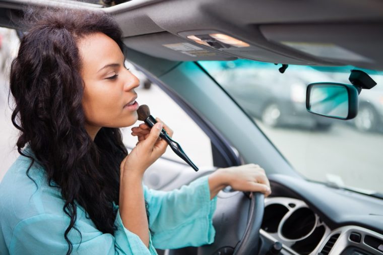 Δέκα πράγματα που δεν πρέπει να κάνετε στο αυτοκίνητο…