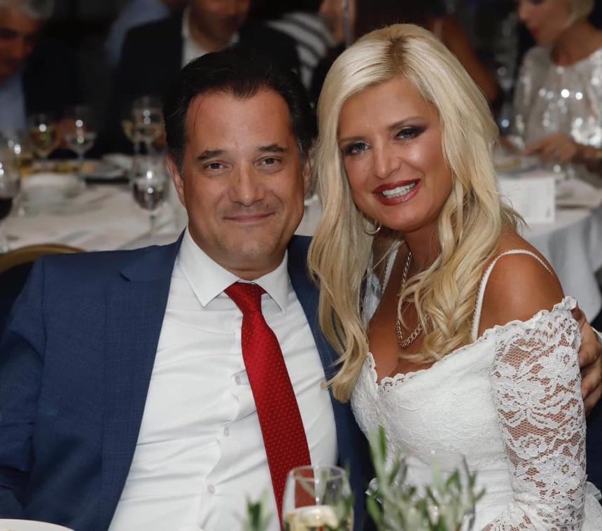 Με λευκό δαντελένιο φόρεμα στη Θεσσαλονίκη η Μαρίνα Πατούλη! [pics]