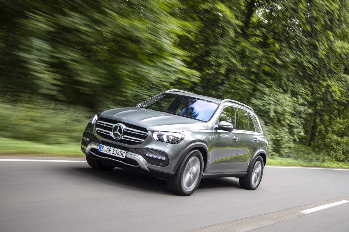 Η Mercedes-Benz βάζει τις GLE και GLC στην… πρίζα!