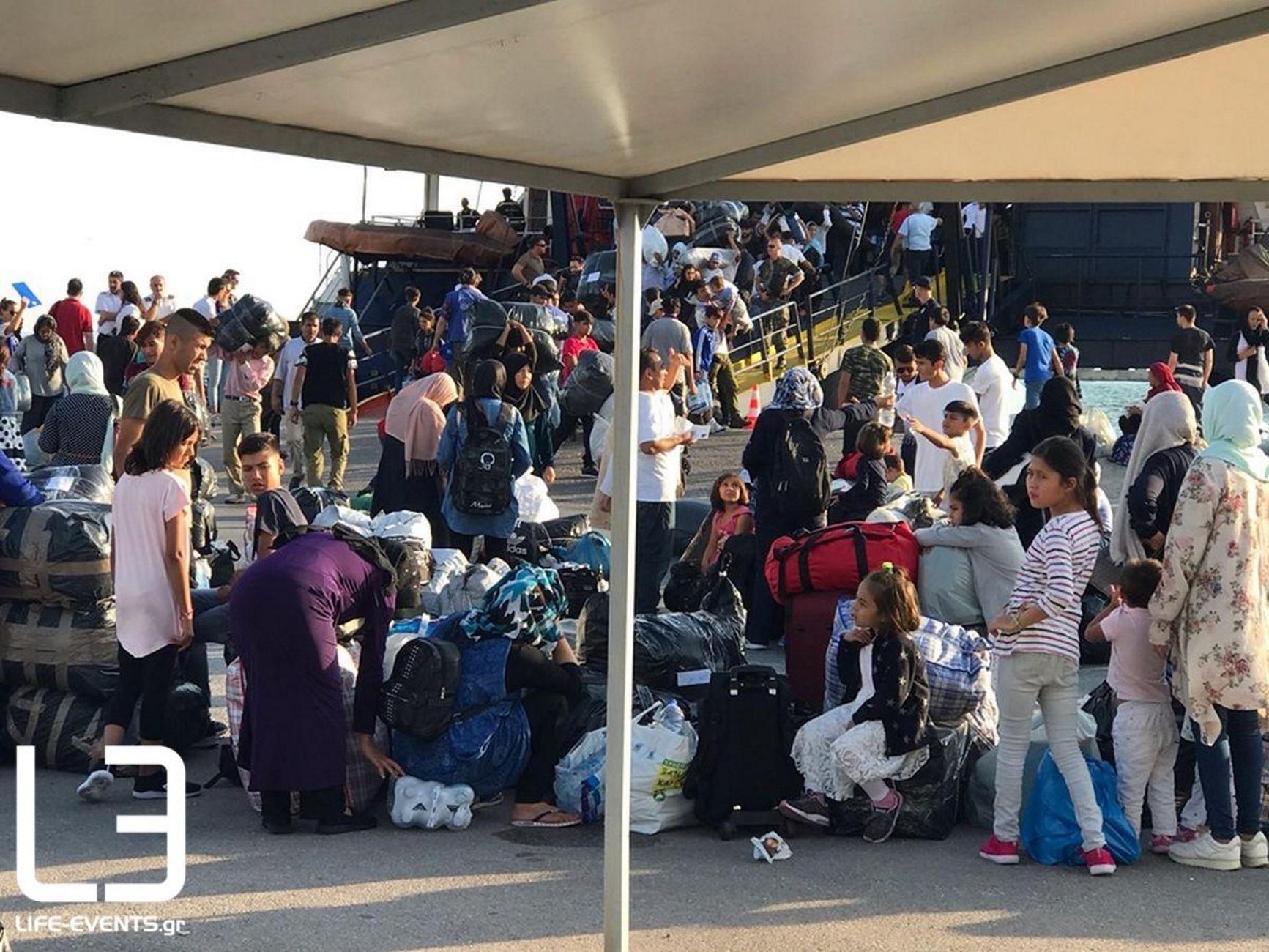 Στη Θεσσαλονίκη το πλοίο με 640 πρόσφυγες και μετανάστες από τη Μόρια