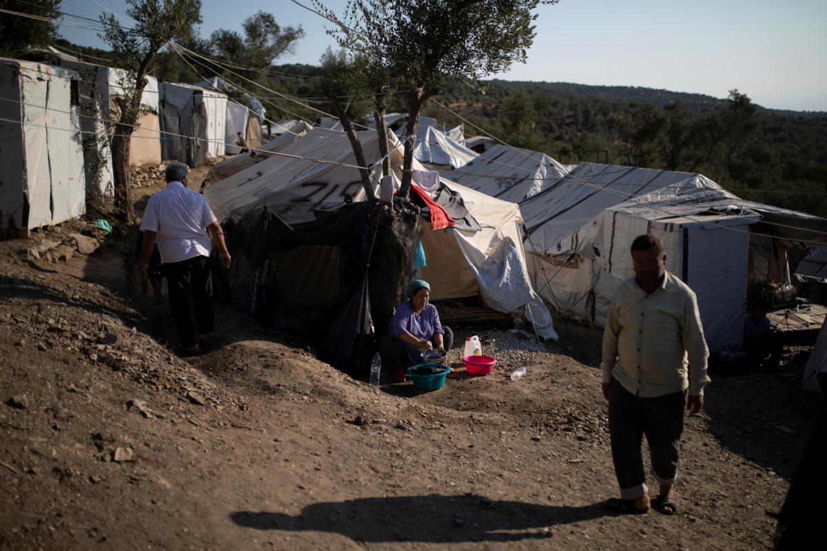 Μυτιλήνη: Επιχείρηση αποσυμφόρησης της Μόριας – Μεταφέρονται στην ηπειρωτική Ελλάδα 350 αλλοδαποί