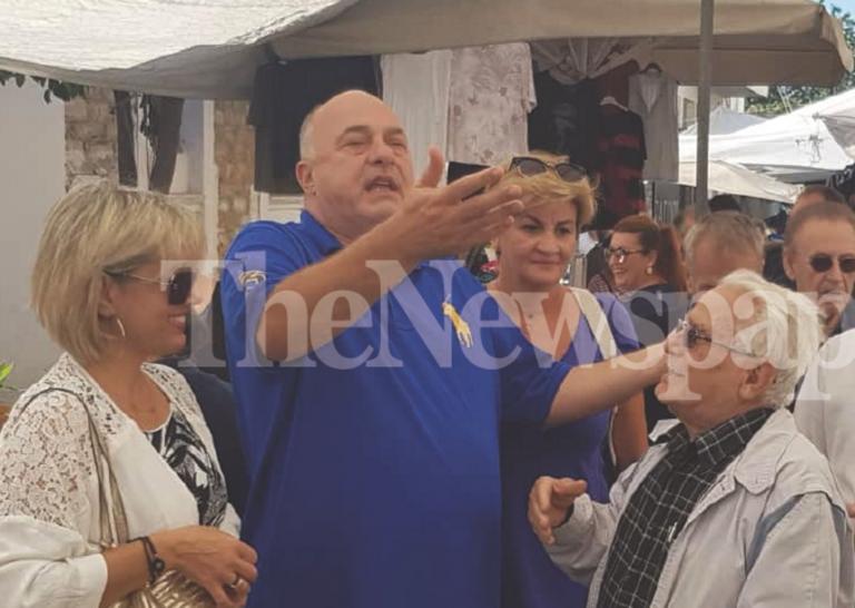 Βόλος: Η στιγμή που ο Αχιλλέας Μπέος διώχνει μικροπωλητές από λαϊκή αγορά – «Οι άλλοι δεν είναι μ@λ@κες» – video