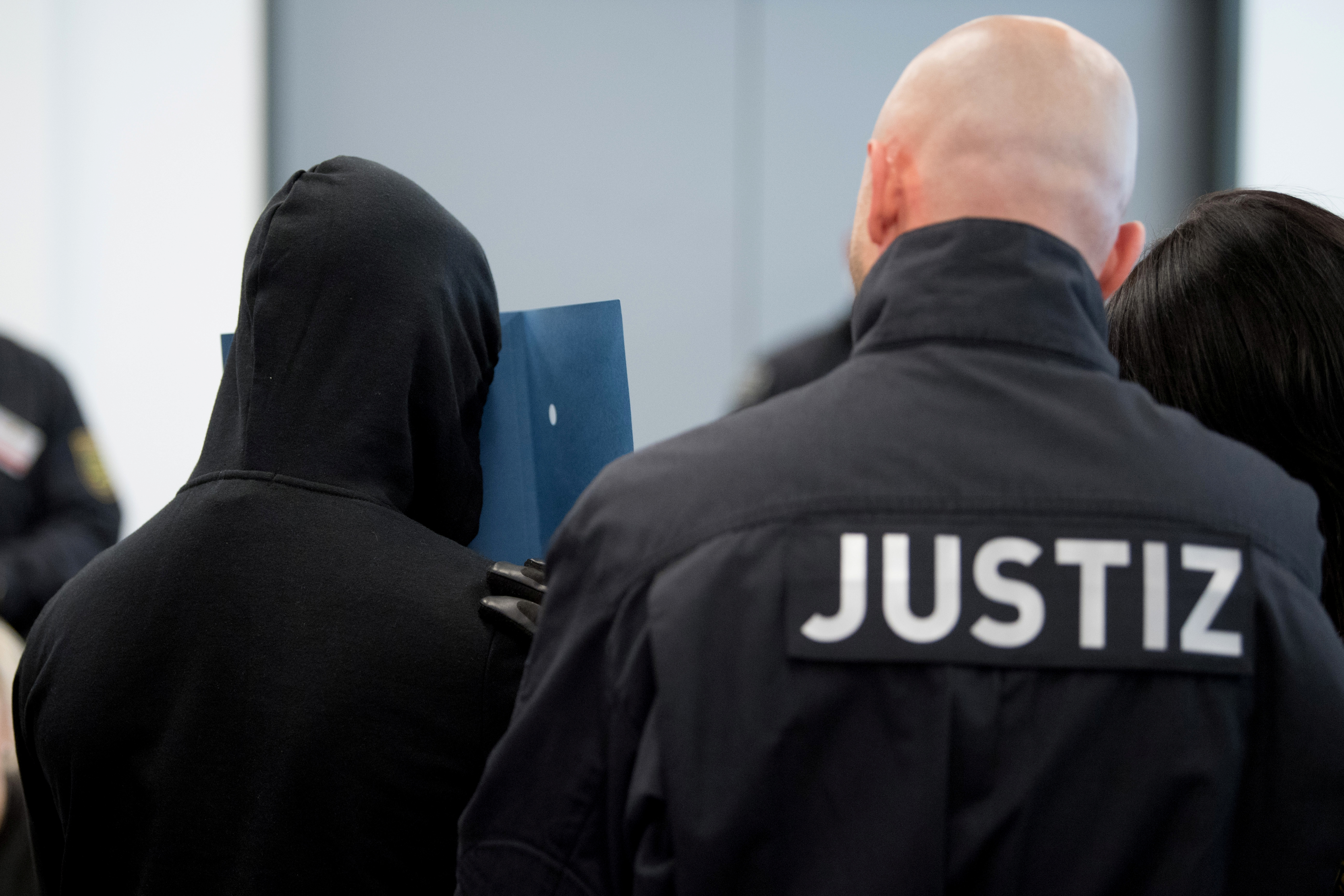 Ξεκινάει η δίκη των νεοναζί! Σχεδίαζαν επιθέσεις σε όλη την Γερμανία