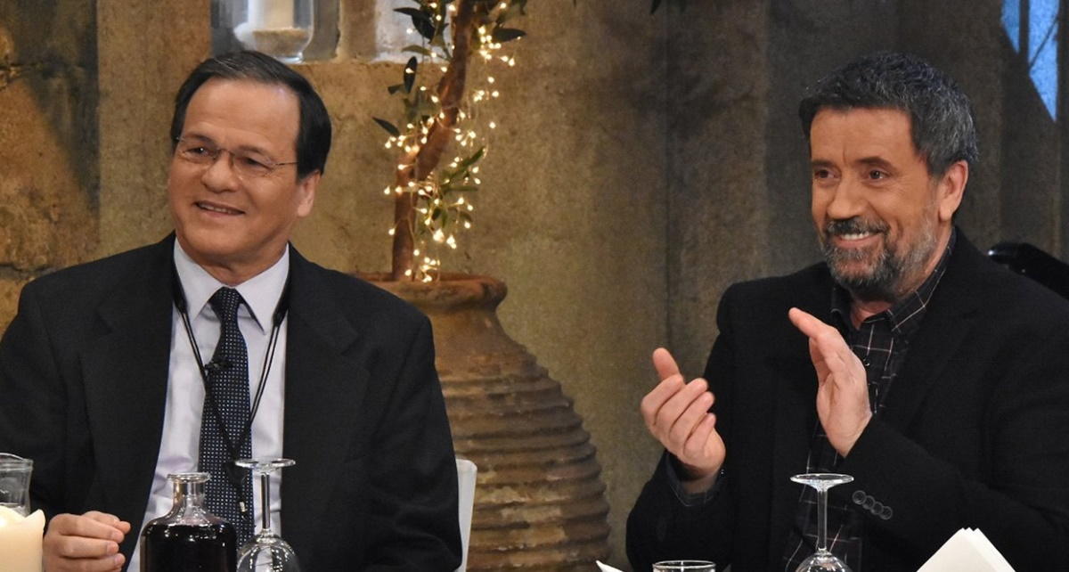 Ξεσπά πασίγνωστος τραγουδιστής: “Ο Χρήστος Νικολόπουλος και ο Σπύρος Παπαδόπουλος είναι ρατσιστές”