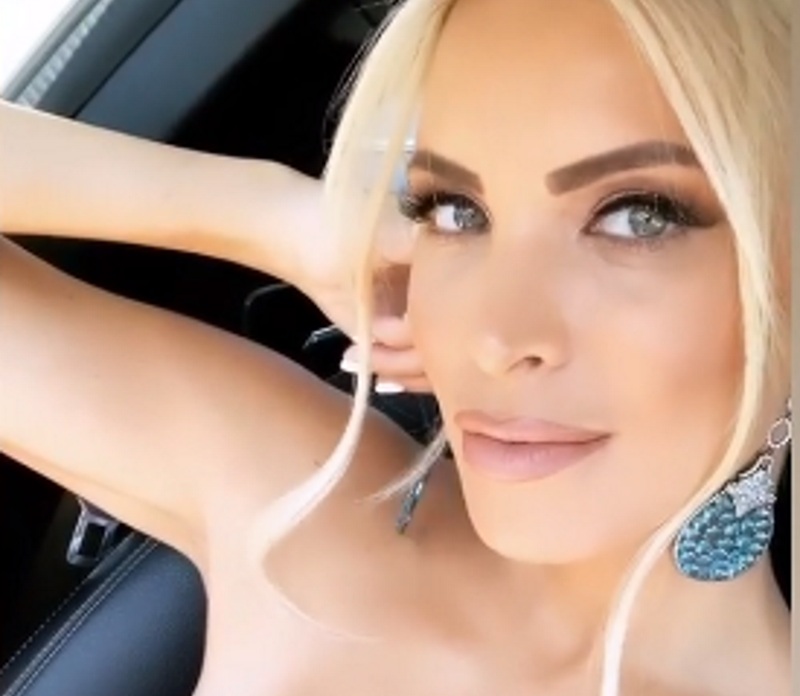 Νονά έγινε η Κατερίνα Καινούργιου! [pics]