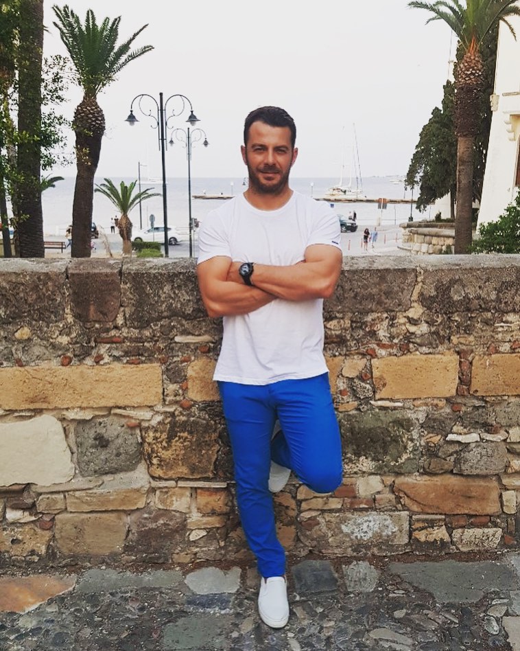 Ο Γιώργος Αγγελόπουλος μας συστήνει τη μητέρα του! Η βραδινή έξοδός τους στο θέατρο