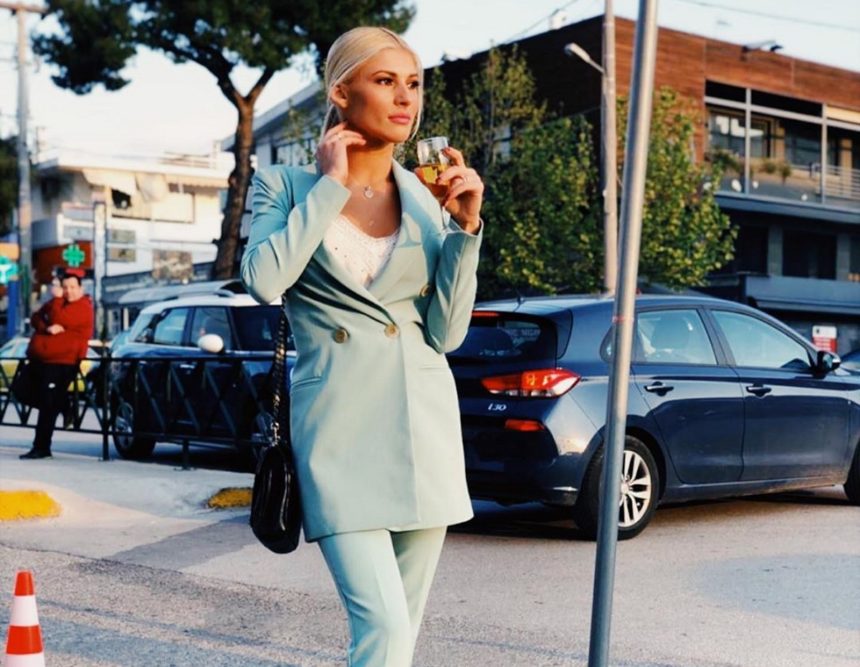 Αγνώριστη η Όλγα Πηλιάκη: Η μεγάλη αλλαγή που έκανε στα μαλλιά της! [pic]