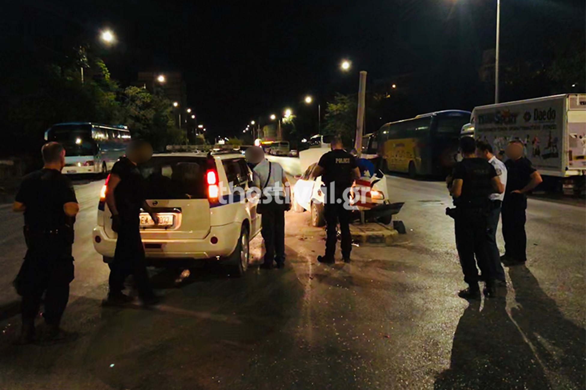 Θεσσαλονίκη: Έβαλε όπισθεν και προσπάθησε να πατήσει τους αστυνομικούς – Άγρια καταδίωξη στο κέντρο [pic]