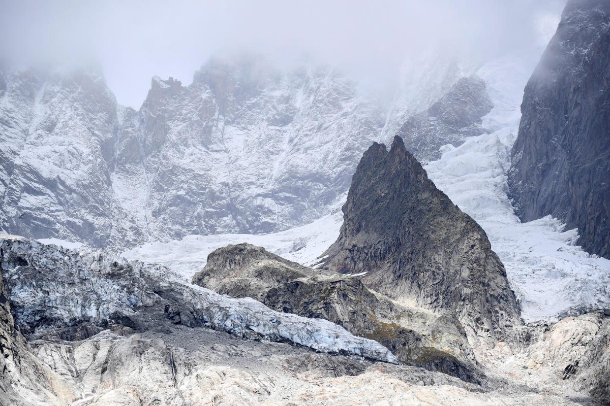 Συναγερμός στις Άλπεις! Καταρρέει παγετώνας στο Mont Blanc