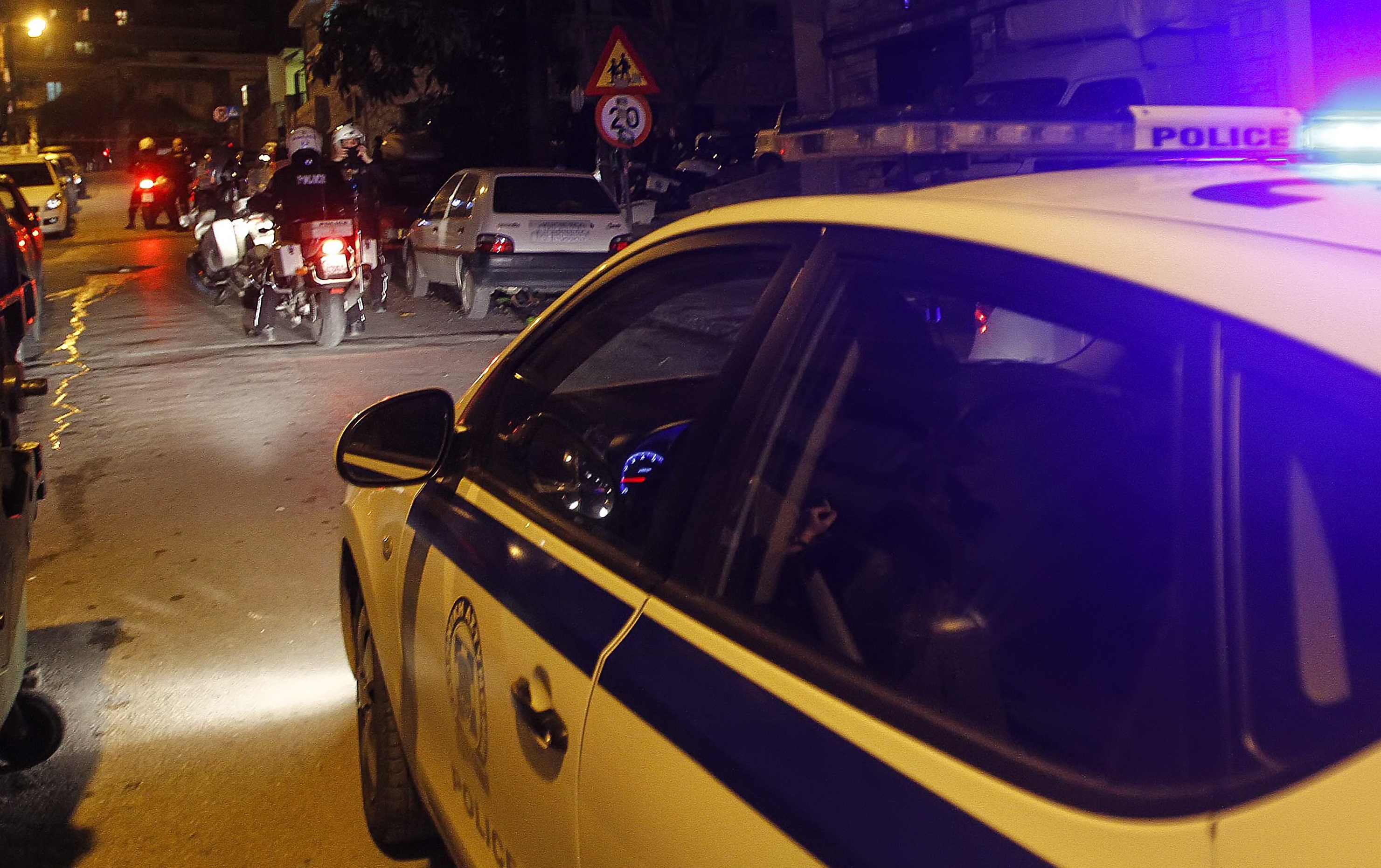 Πυροβολισμοί στο Χαϊδάρι – “Γάζωσαν” το αυτοκίνητο που επέβαινε 49χρονος