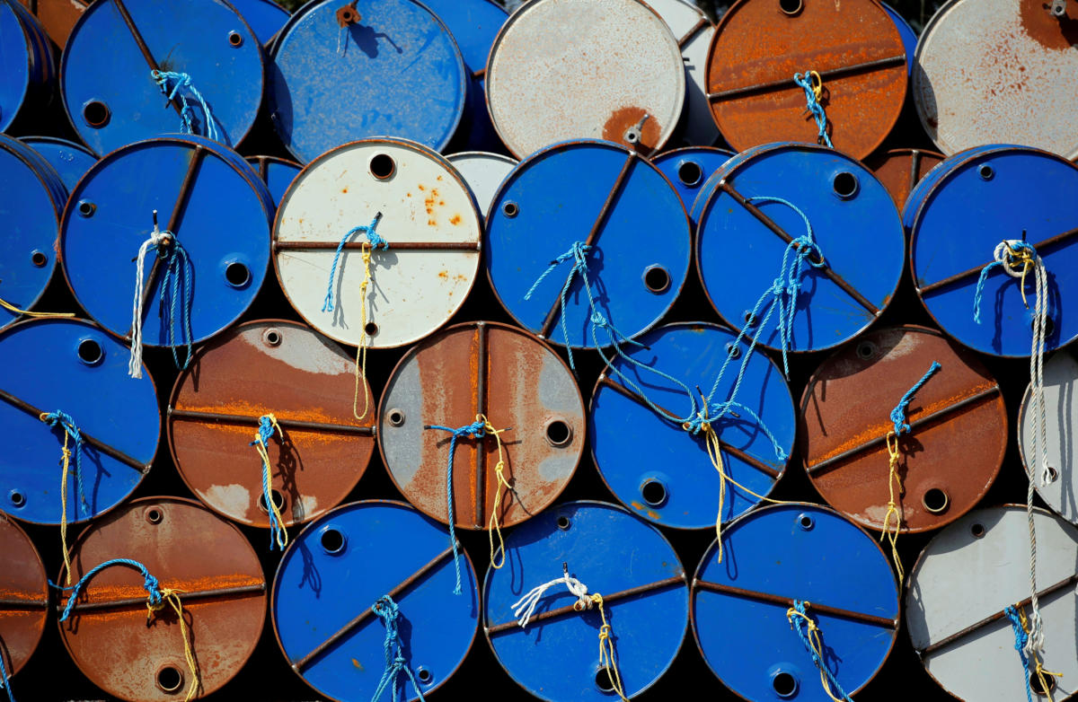 Πετρέλαιο: Υποχωρεί και άλλο η τιμή του