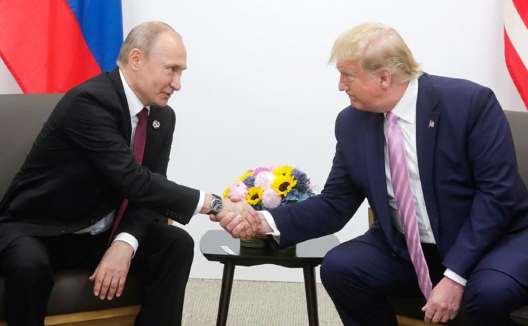 Το Κρεμλίνο αμφισβητεί την Washington Post για το περιεχόμενο των συνομιλιών Τραμπ-Πούτιν