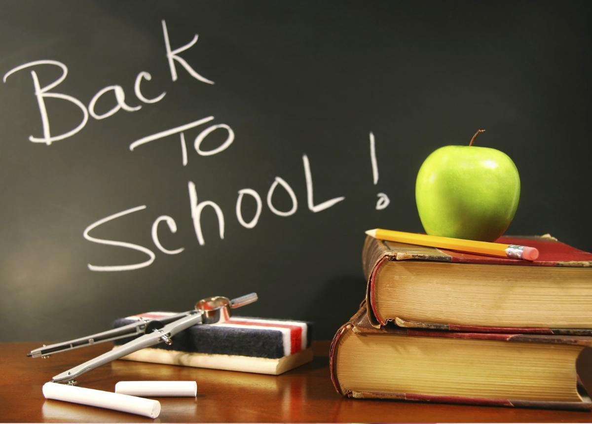 Back to school: Οι επώνυμοι της ελληνικής showbiz πήγαν τα παιδιά τους στον αγιασμό!