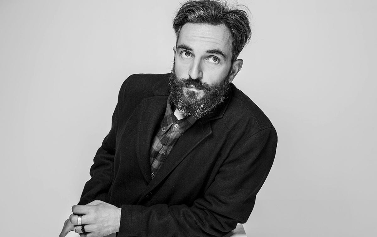 Άρης Σερβετάλης: “Ακούω την Πειραϊκή Εκκλησία στο ραδιόφωνο”