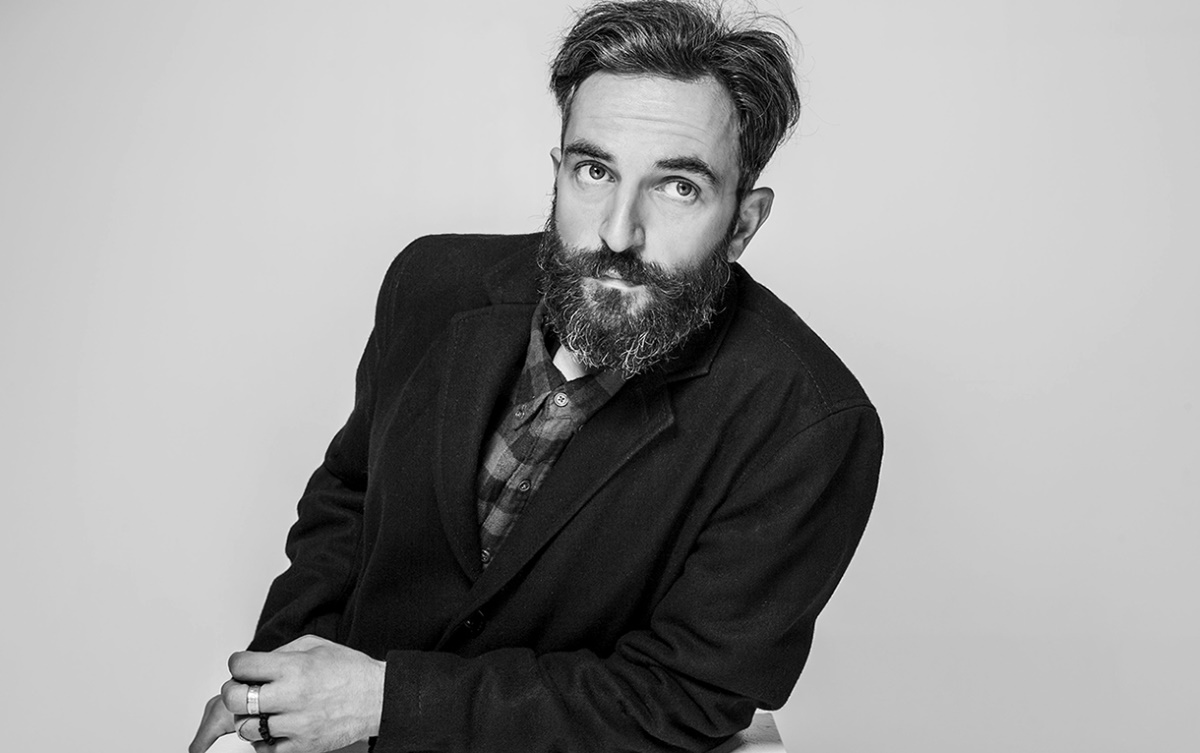 Άρης Σερβετάλης: “Ακούω την Πειραϊκή Εκκλησία στο ραδιόφωνο”