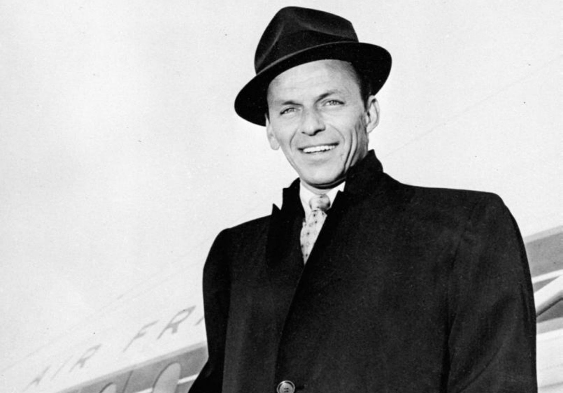 4 μαθήματα στυλ που πήραμε από τον Φρανκ Σινάτρα