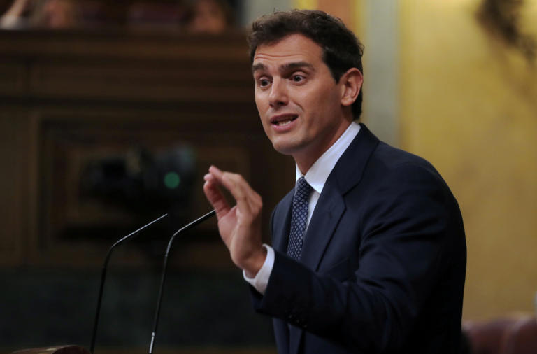 Ισπανία: Ραγδαίες πολιτικές εξελίξεις με τον Σάντσεθ… στα σχοινιά!