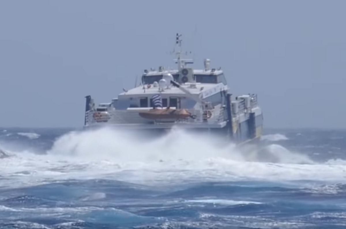 Φολέγανδρος: Η μάχη του Supercat με τα κύματα στο Αιγαίο – Ταξίδι στα 7 μποφόρ