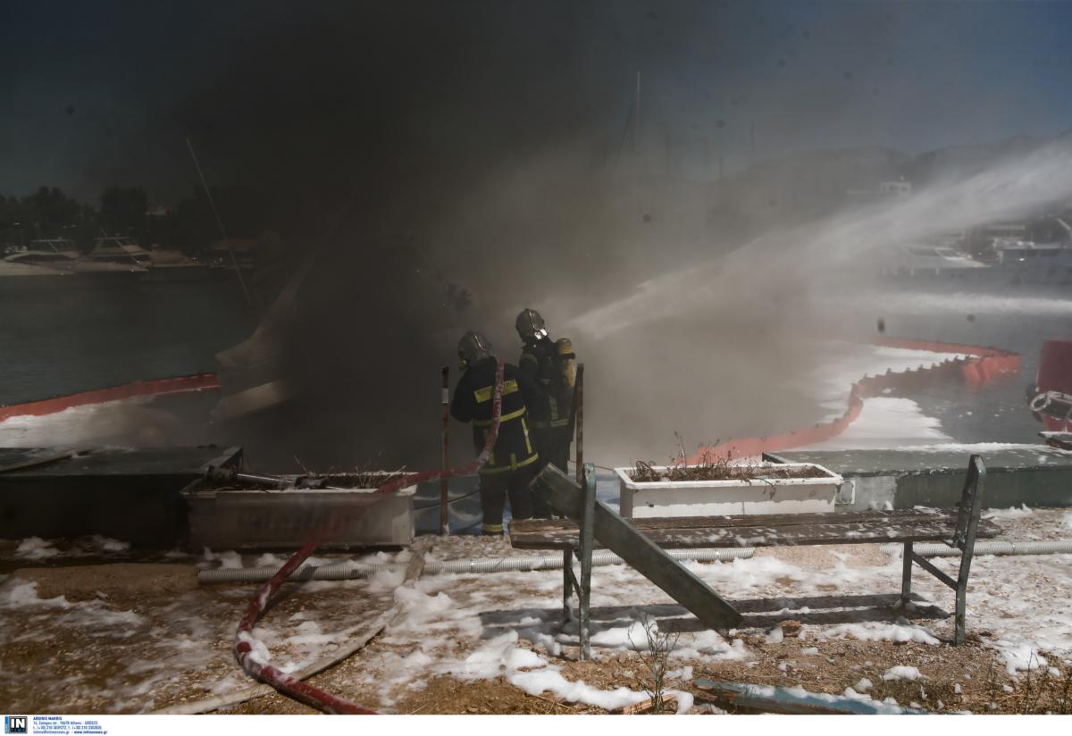 Χαλκιδική: Πυρκαγιά σε θαλαμηγό με 6 άτομα