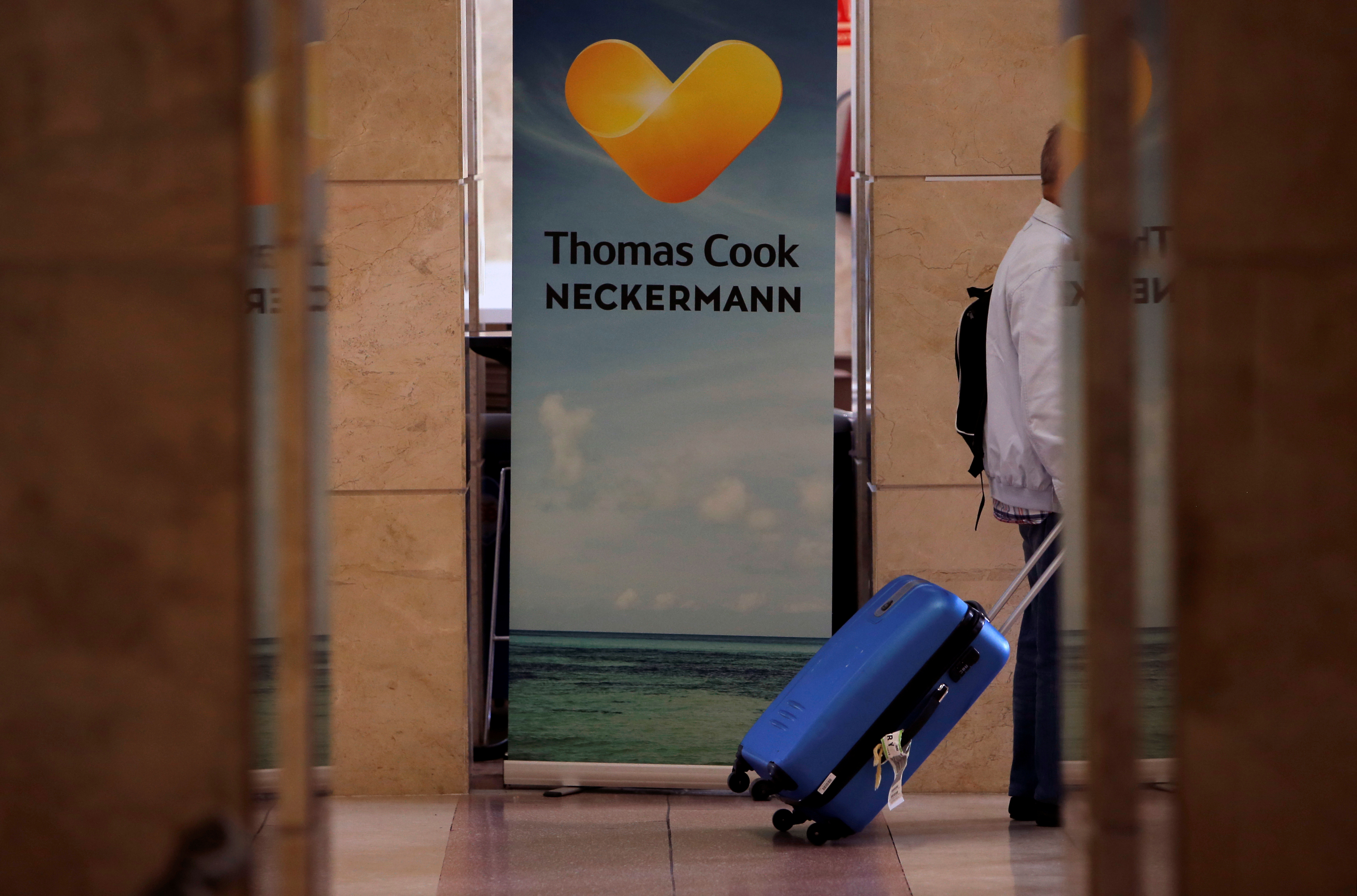 Thomas Cook: Πάνω από 3,1 δισεκατομμύρια λίρες “μαύρη τρύπα” στον ισολογισμό