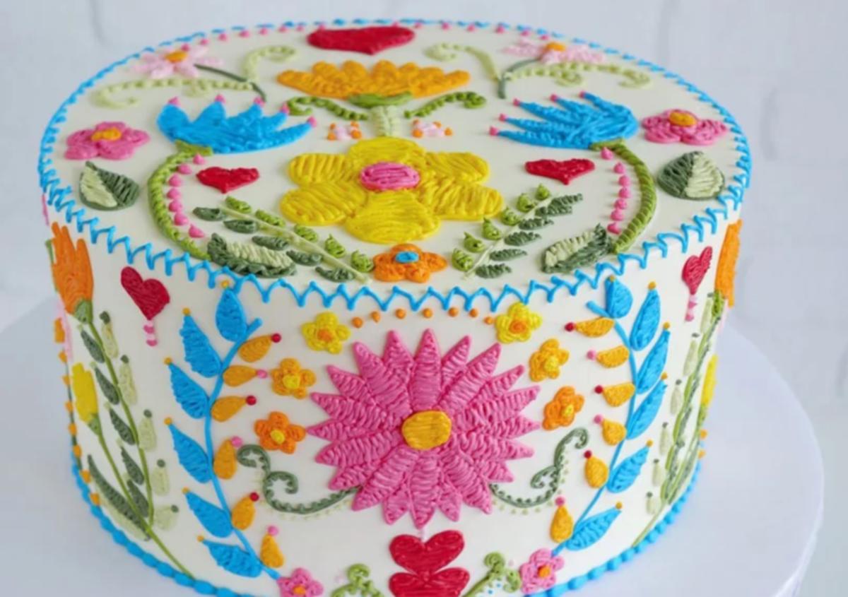 Κεντάει πάνω σε… τούρτες! [Pics]