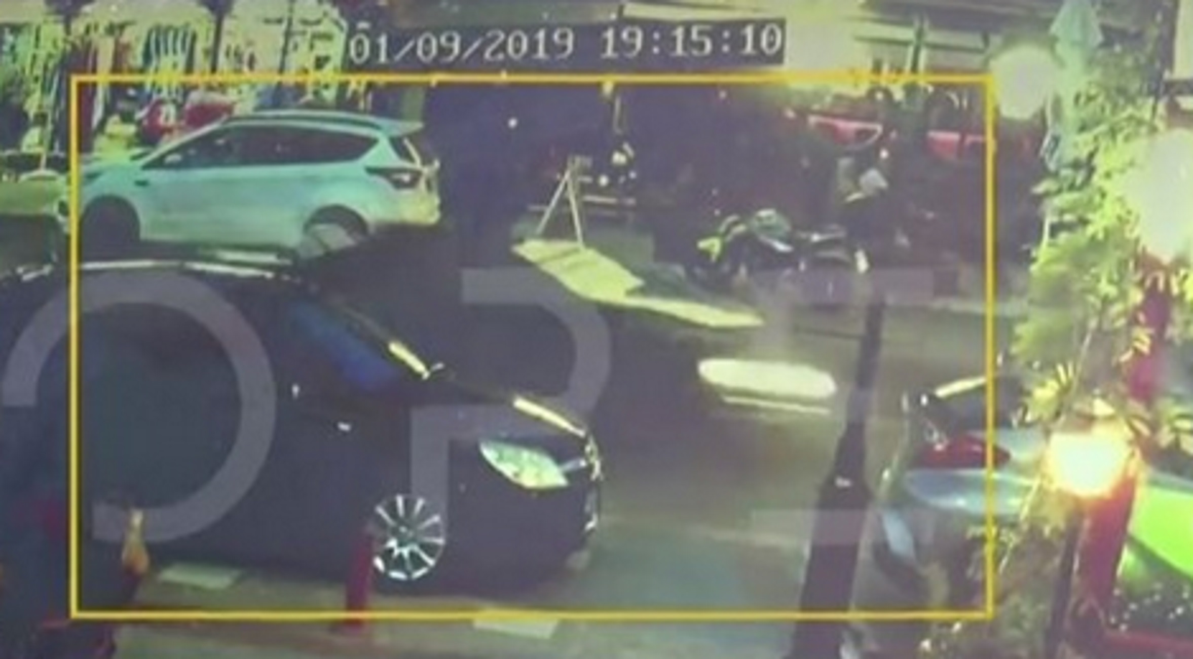 Χαλκιδική: Βίντεο ντοκουμέντο με το αυτοκίνητο που σκότωσε πατέρα μπροστά στη σύζυγο και τα δύο παιδιά του – video