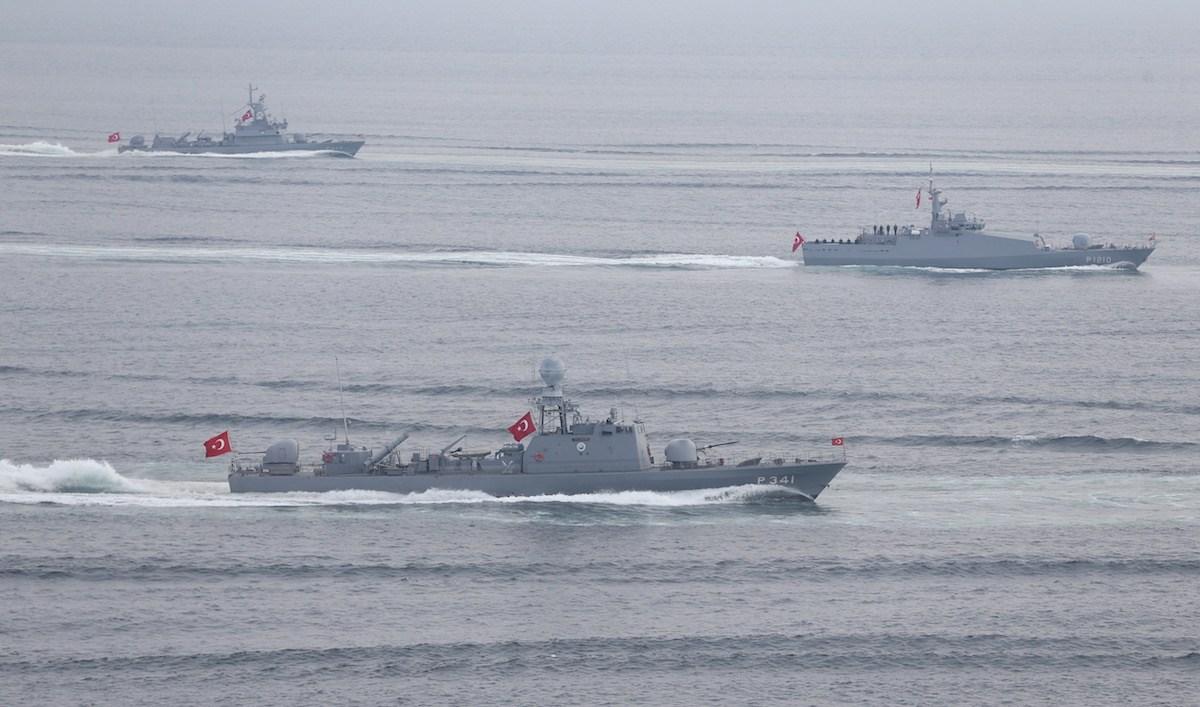 Νέα NAVTEX: Η Τουρκία στέλνει πολεμικά πλοία για ασκήσεις με πυρά στην καρδιά του Αιγαίου