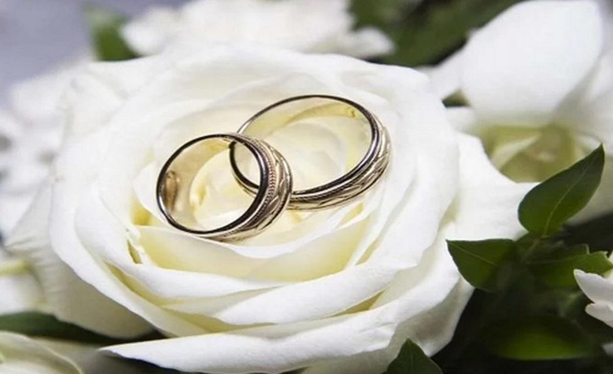 Ανέβαλε τον γάμο της πασίγνωστη Ελληνίδα τραγουδίστρια! «Είχαμε κάποια οικογενειακά θέματα…»