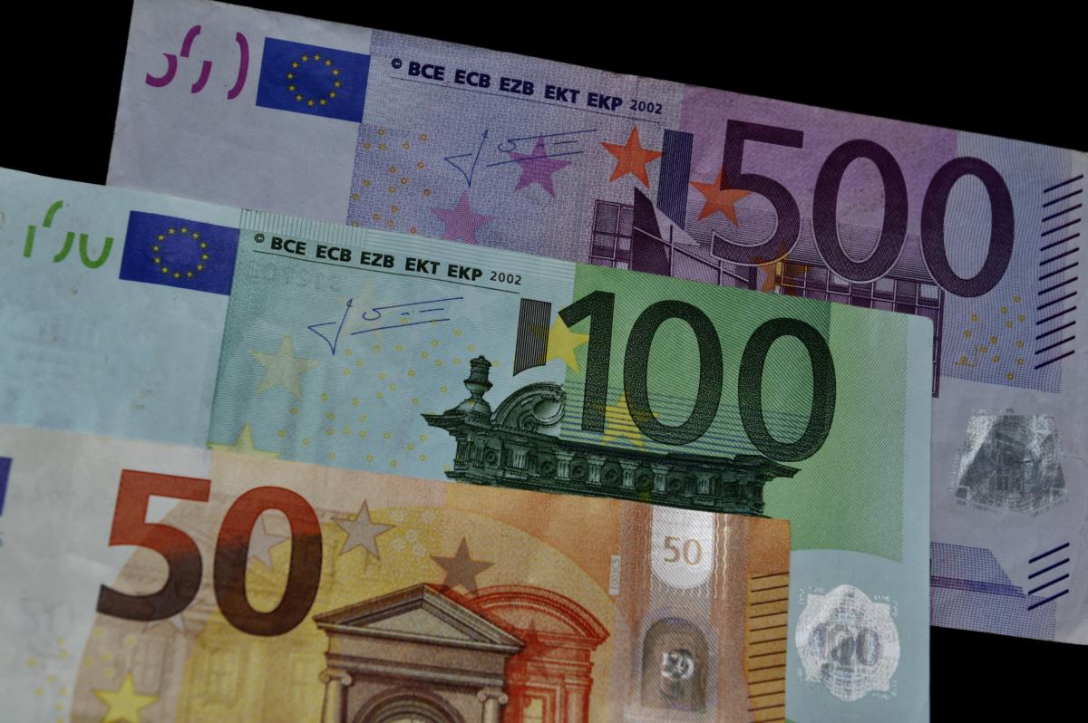 Αθήνα: Σπείρα αλλοδαπών θα έριχνε στην αγορά χιλιάδες πλαστά χαρτονομίσματα!