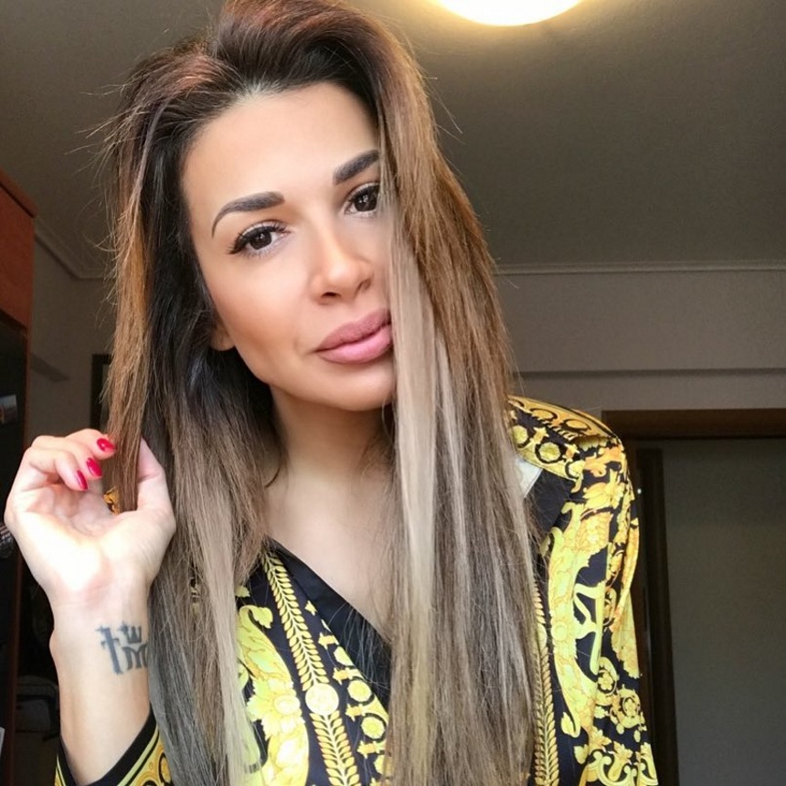 Ελένη Χατζίδου: Η selfie με την νεογέννητη κορούλα της μέσα από το μαιευτήριο!