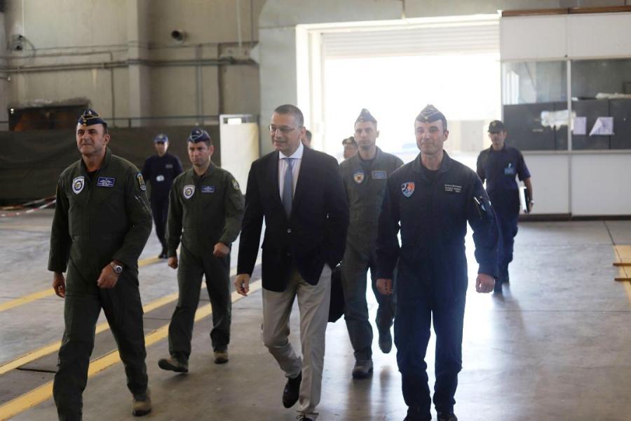 “Επιθεώρηση” Στεφανή σε Πτέρυγες Μάχης της ελληνικής Πολεμικής Αεροπορίας! [pics]