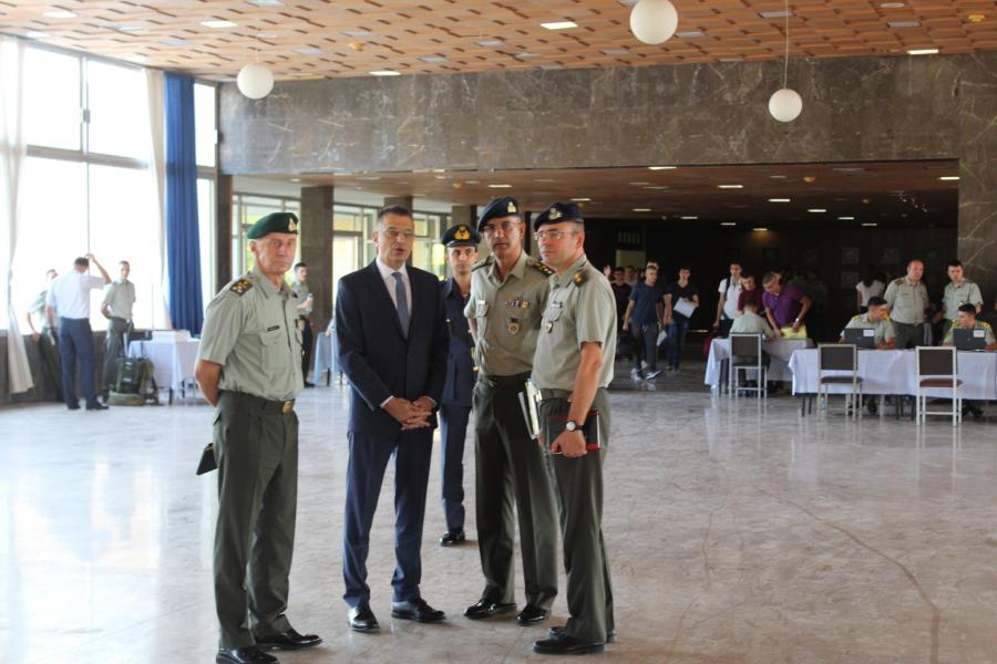 Στη Στρατιωτική Σχολή Ευελπίδων βρέθηκε ο ΥΦΕΘΑ Αλκιβιάδης Στεφανής! [pics]